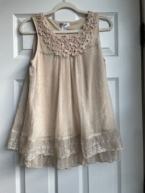 Sleeveless Beige Top M